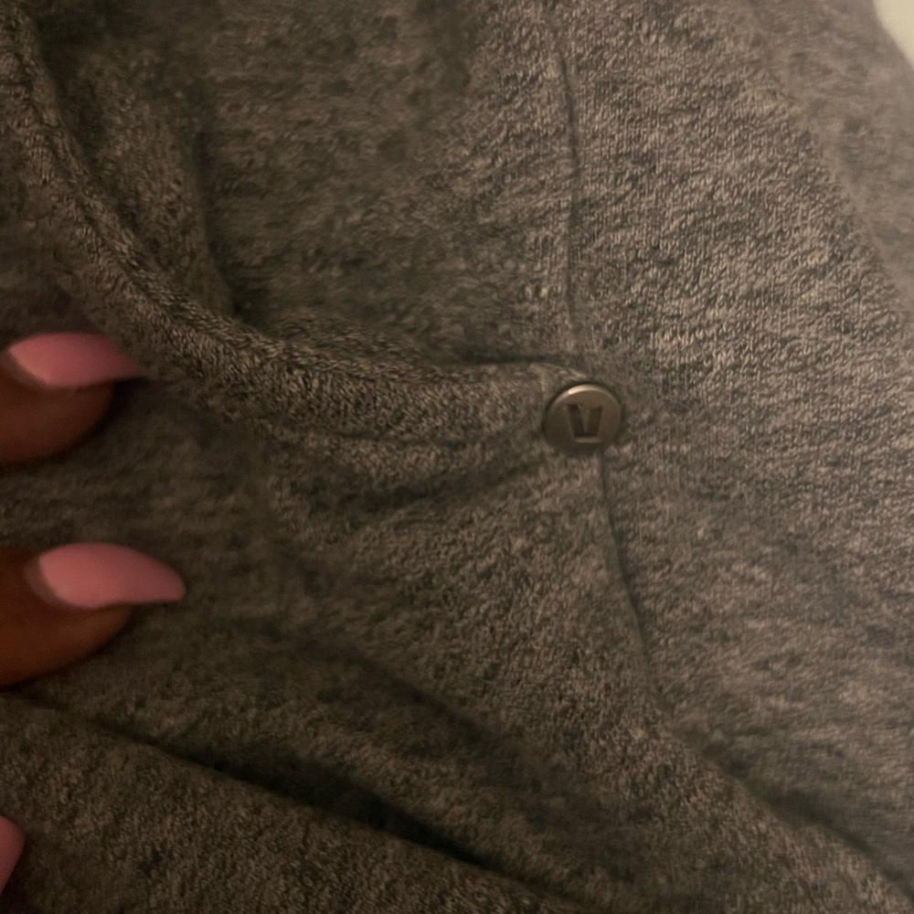 Vuori Heather Gray Men’s joggers - Picture 5 of 7